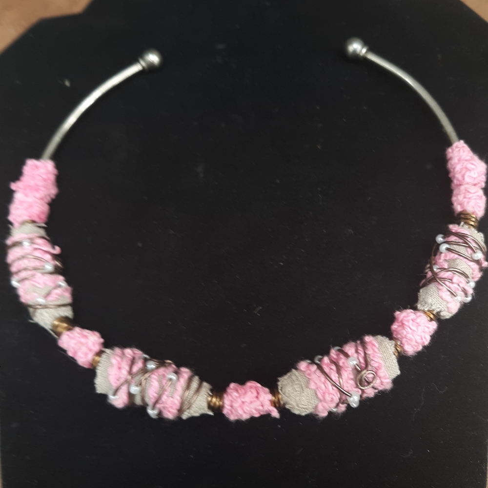 Choker necklace
